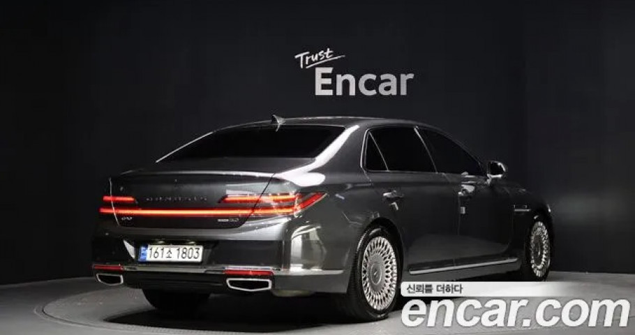 Genesis G90 