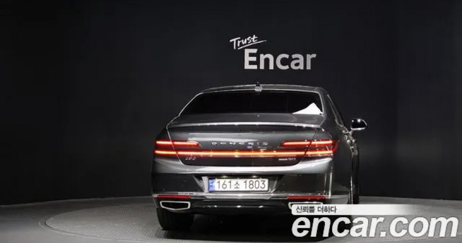 Genesis G90 