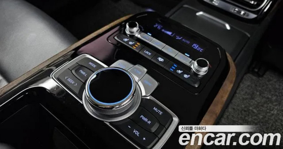 Genesis G90 