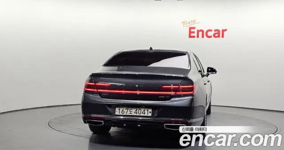 Genesis G90 