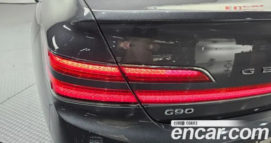 Genesis G90 