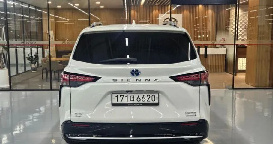 Toyota Sienna 