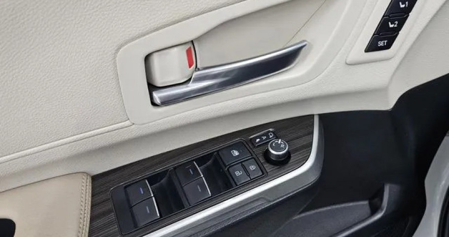 Toyota Sienna 