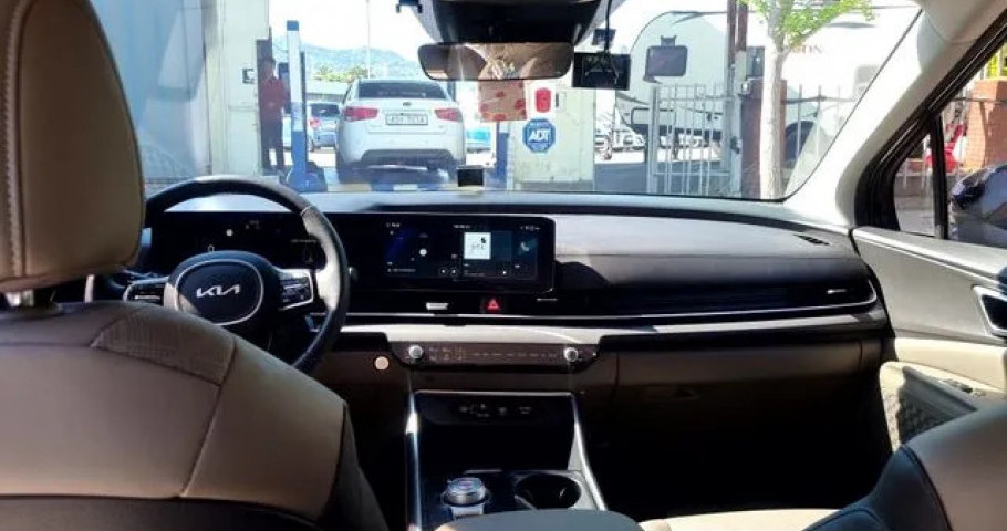 Kia Carnival 