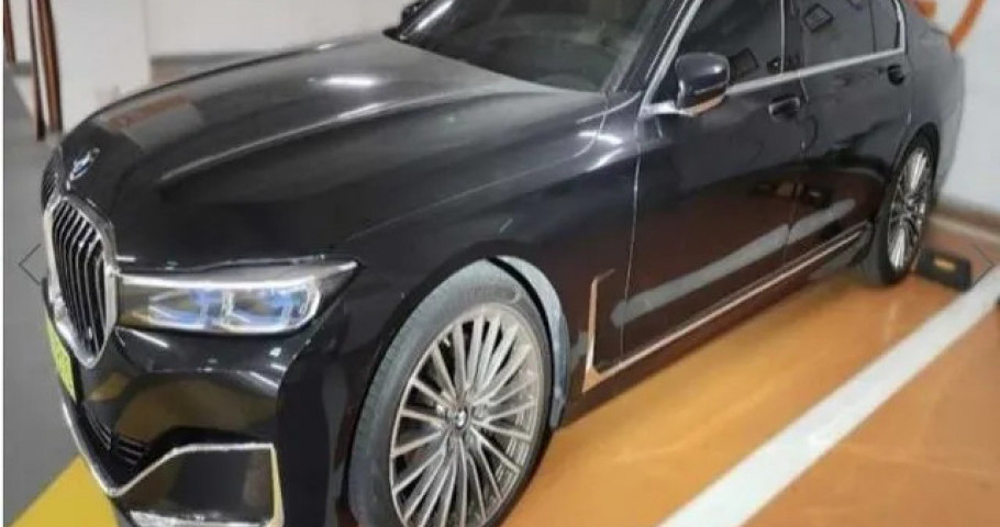 Bmw 7-Series 