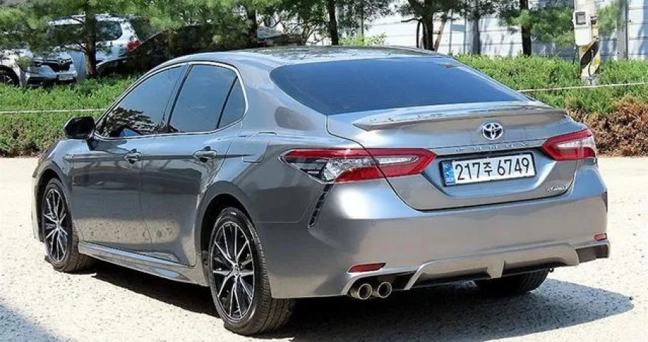 Toyota Camry 