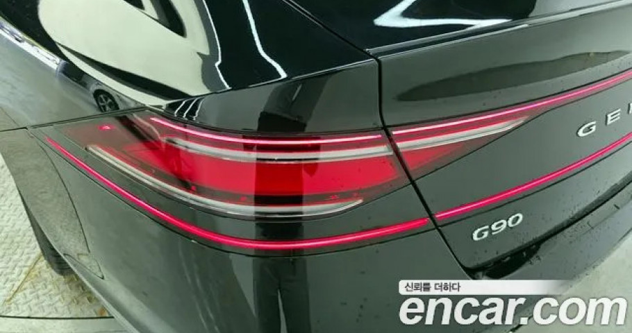Genesis G90 