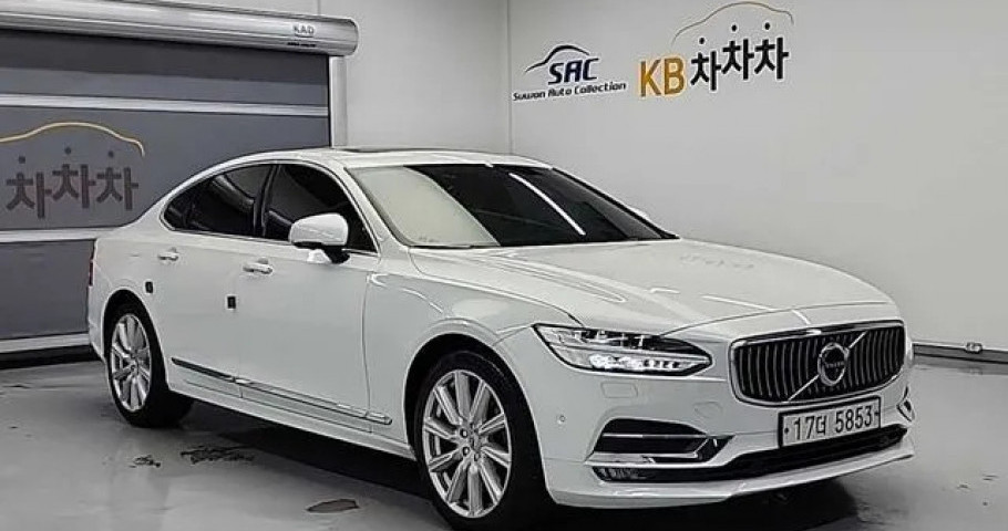 Volvo S90 