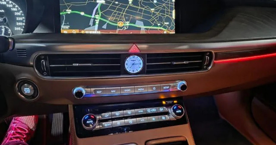 Genesis G90 