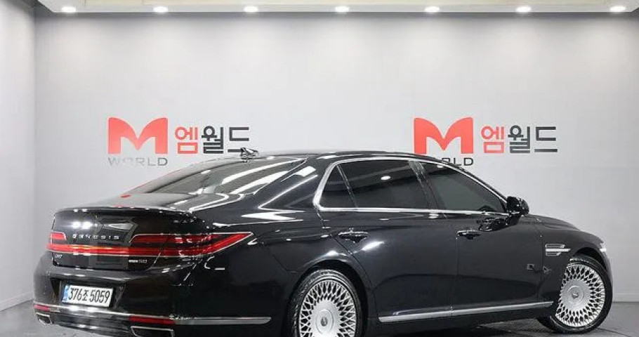 Genesis G90 