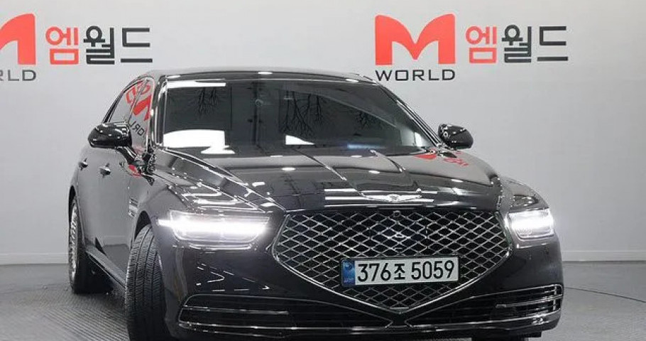 Genesis G90 