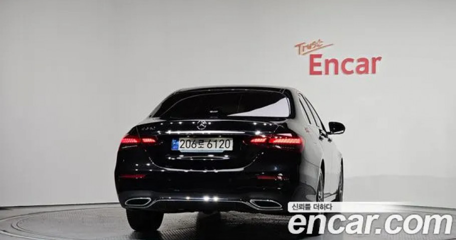 Mercedes-Benz E-Class 