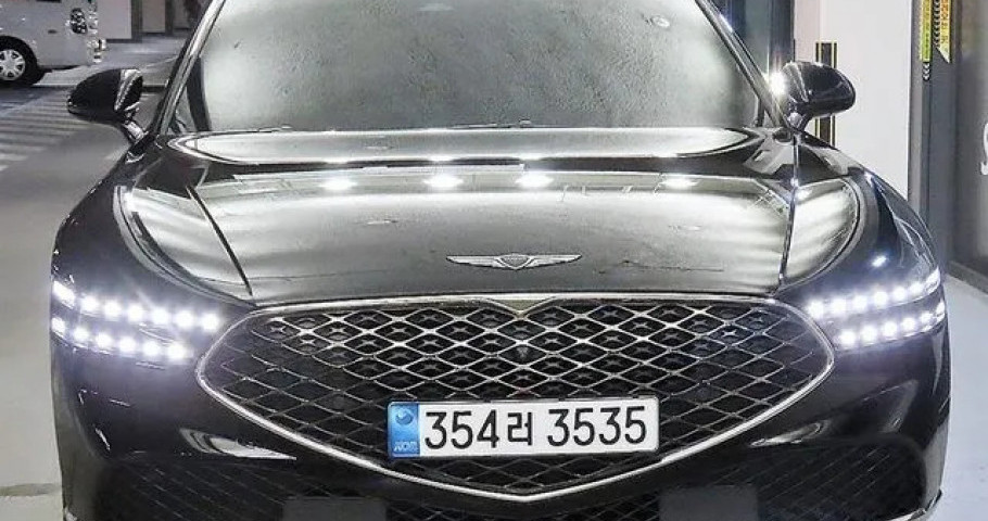 Genesis G90 