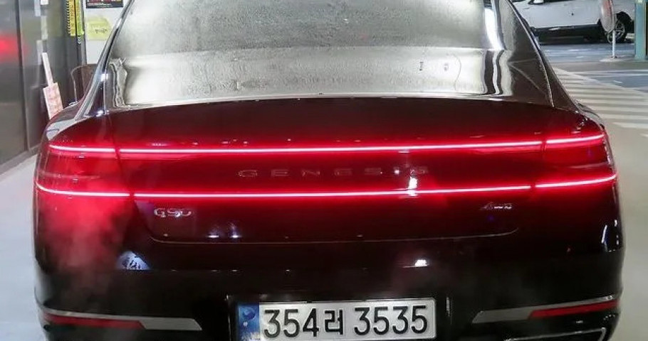 Genesis G90 