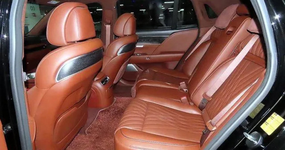 Genesis G90 