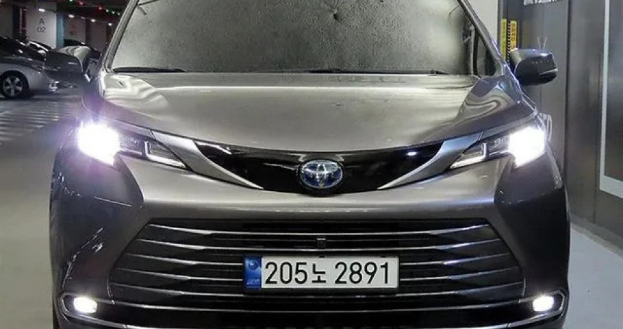 Toyota Sienna 