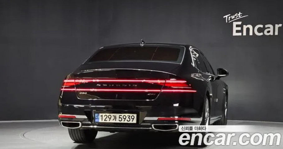Genesis G90 