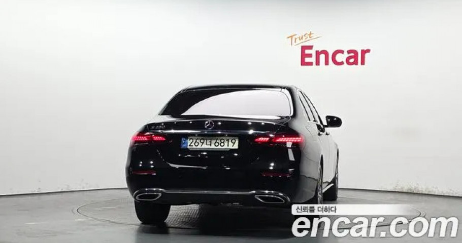 Mercedes-Benz E-Class 