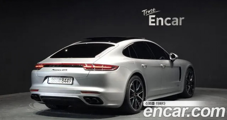 Porsche Panamera 