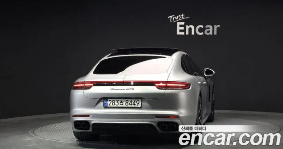Porsche Panamera 