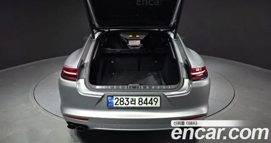 Porsche Panamera 