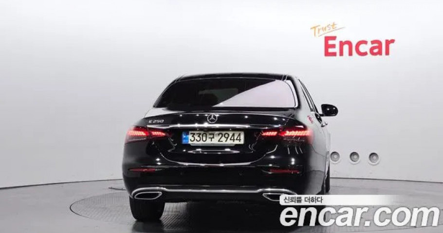 Mercedes-Benz E-Class 