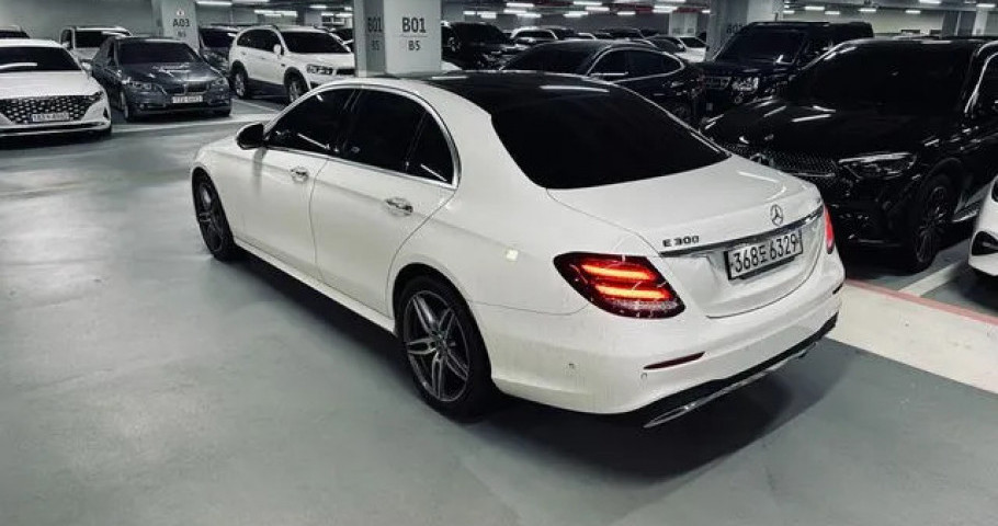 Mercedes-Benz E-Class 