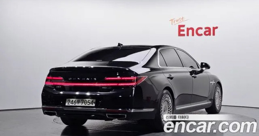 Genesis G90 