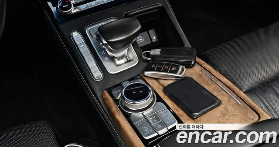 Genesis G90 