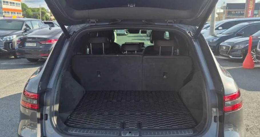 Genesis Gv70 