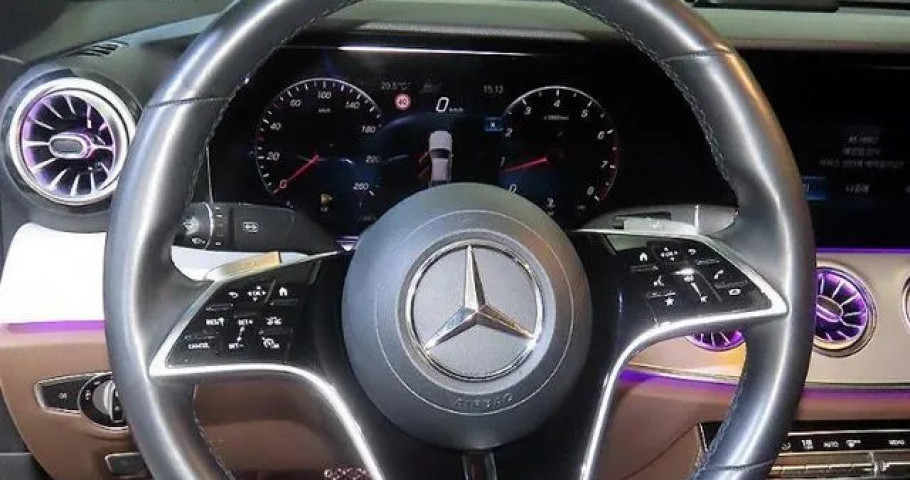 Mercedes-Benz E-Class 