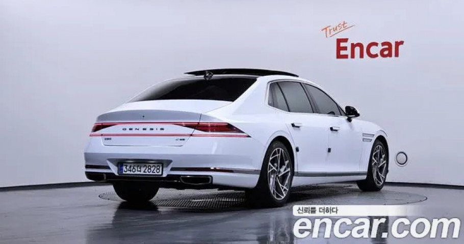 Genesis G90 