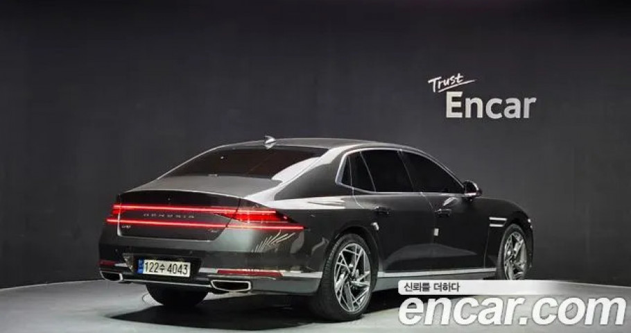 Genesis G90 