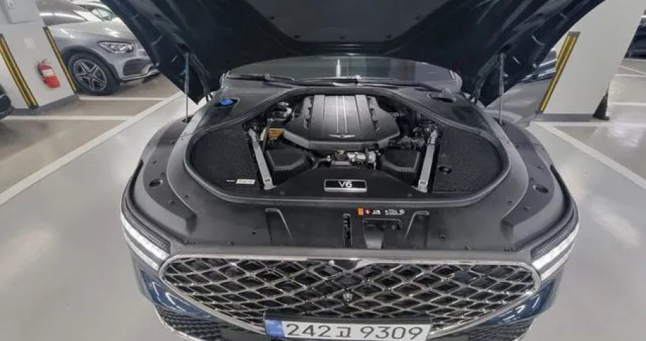 Genesis G90 