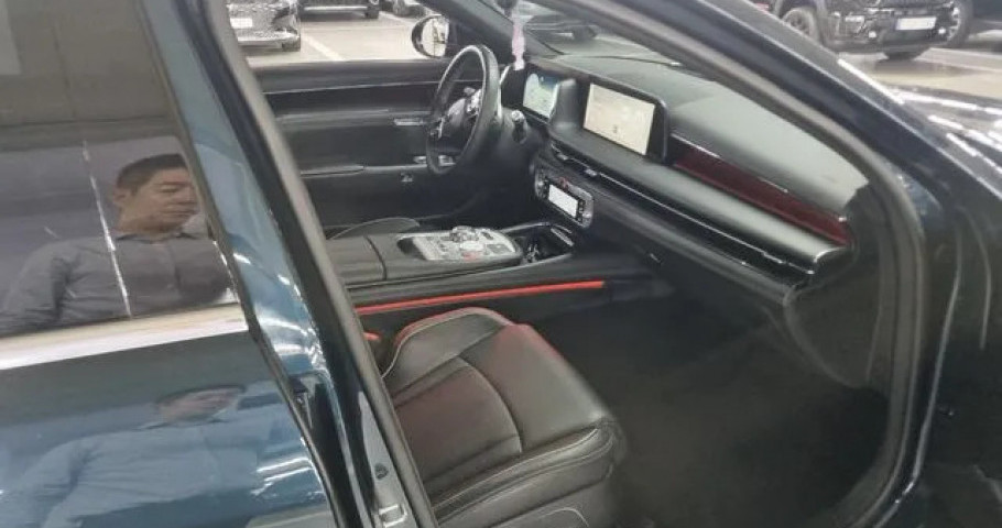 Genesis G90 
