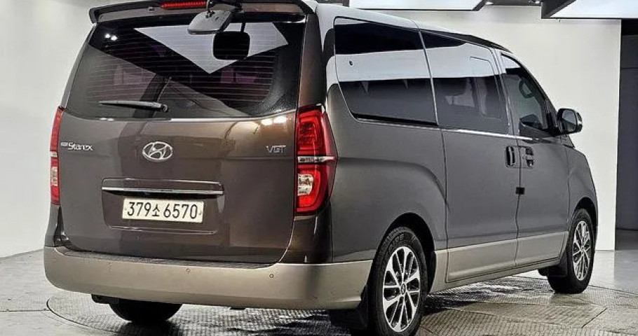 Hyundai Starex 
