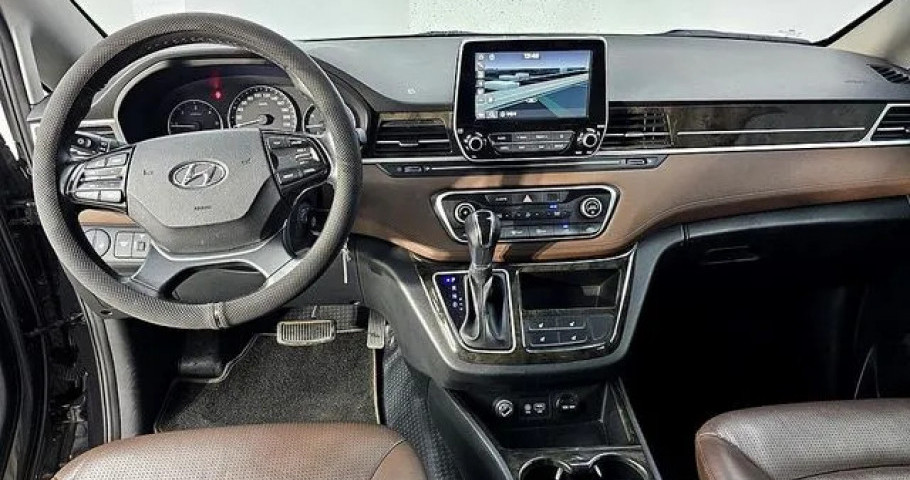 Hyundai Starex 