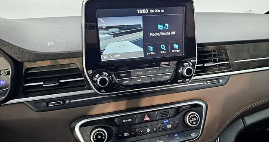 Hyundai Starex 