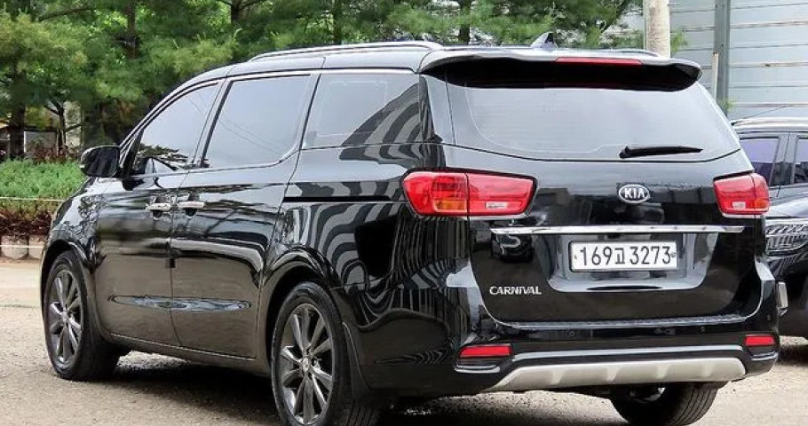 Kia Carnival 