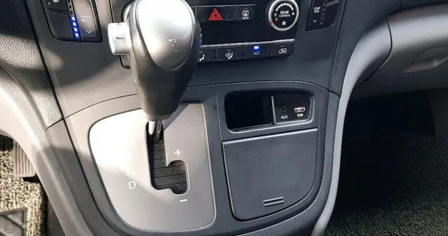 Hyundai Starex 