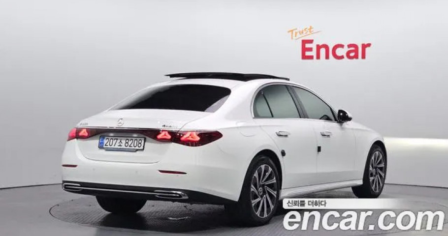 Mercedes-Benz E-Class 