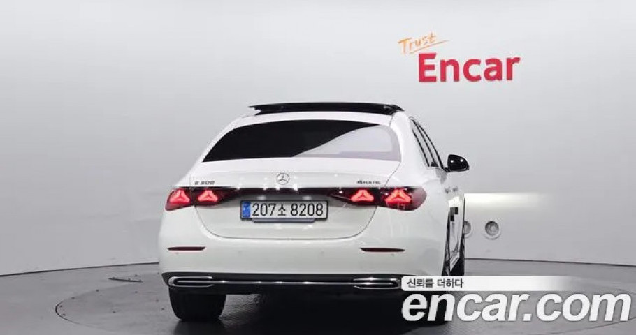 Mercedes-Benz E-Class 