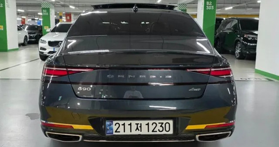 Genesis G90 
