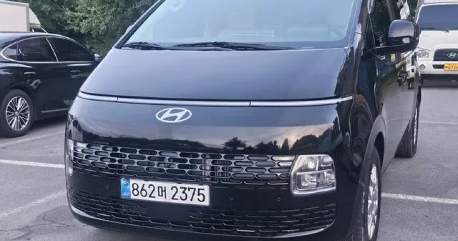 Hyundai Staria 