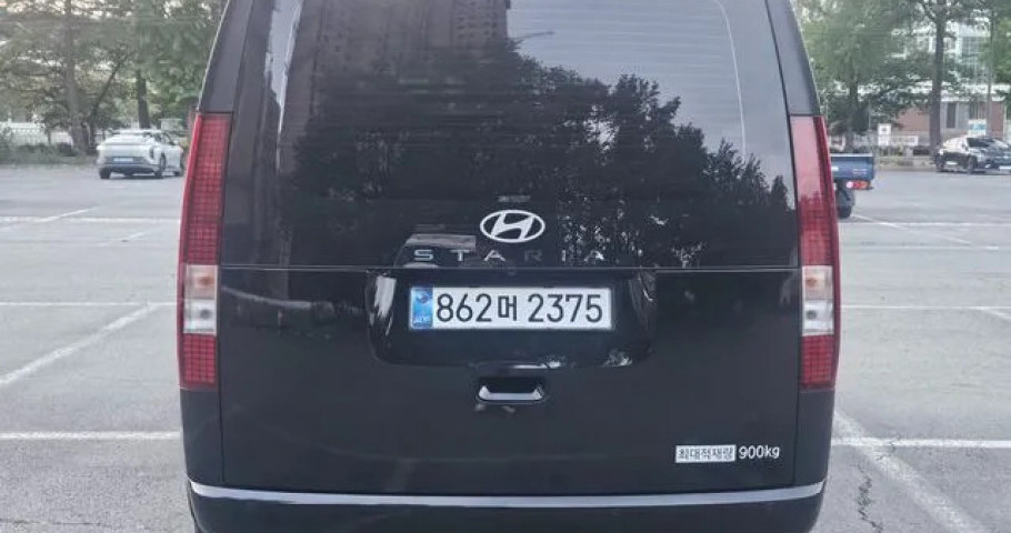 Hyundai Staria 