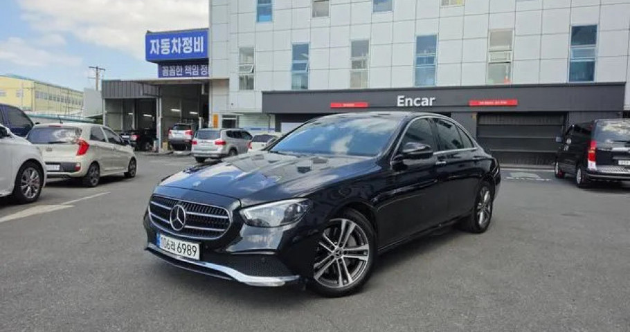 Mercedes-Benz E-Class 
