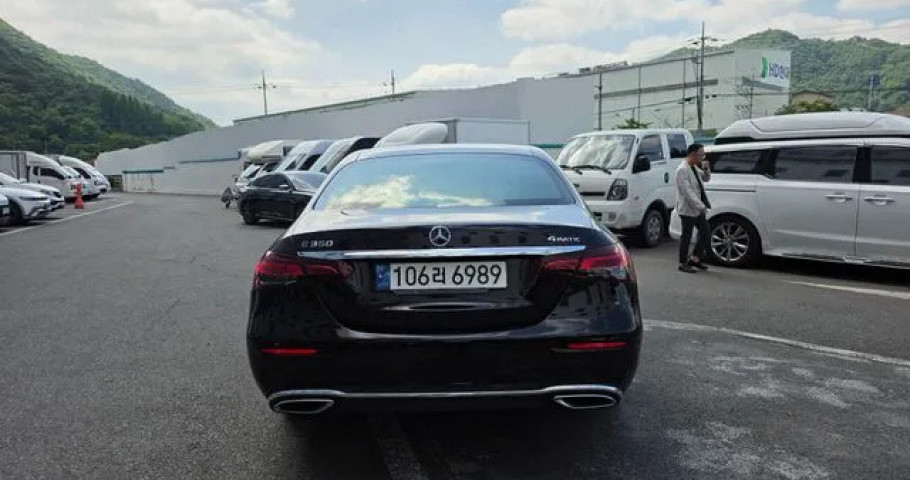 Mercedes-Benz E-Class 