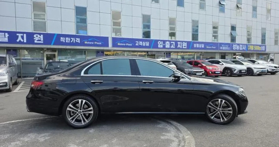 Mercedes-Benz E-Class 