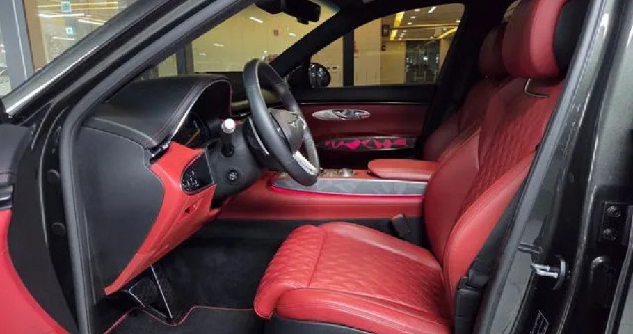 Genesis Gv70 