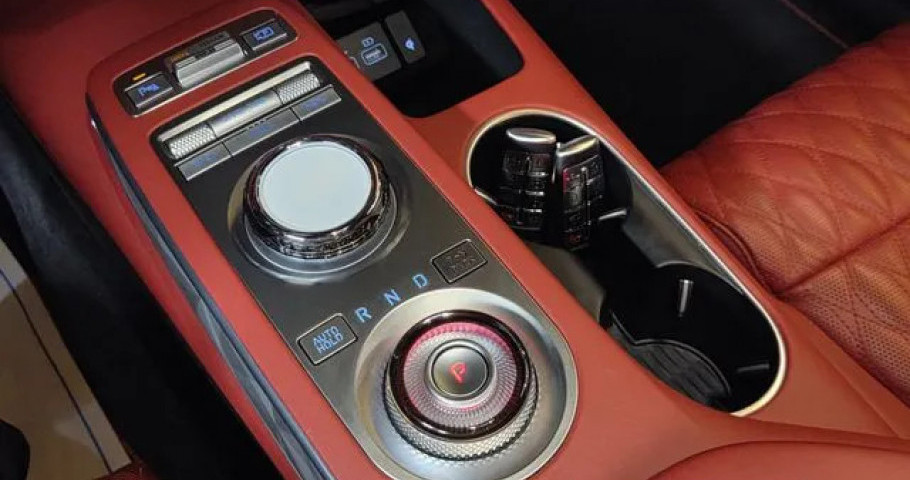 Genesis Gv70 